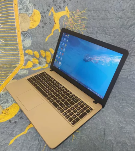 华硕笔记本15.5高清大屏幕 七代代i5处...