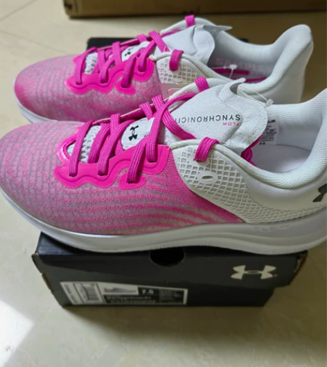 全新UA安德玛女士运动鞋跑鞋，美版尺码38...