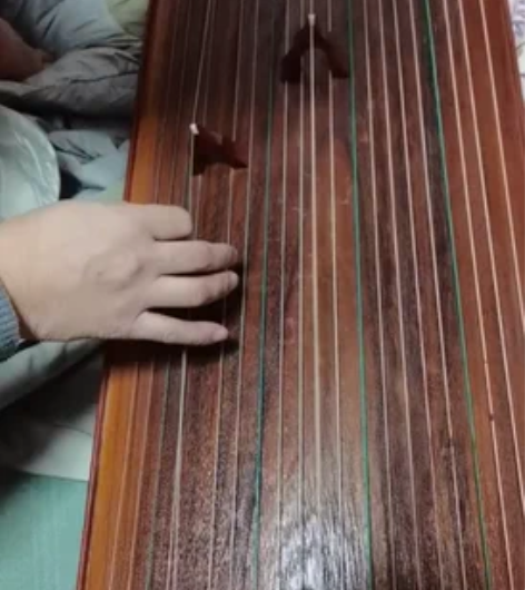 敦煌牌古筝，95新，原价3580元，买上没...