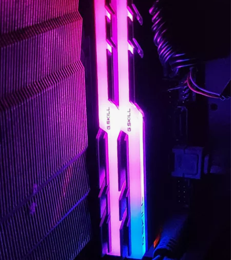 芝奇 幻光戟 8gx2 16g 3200c...