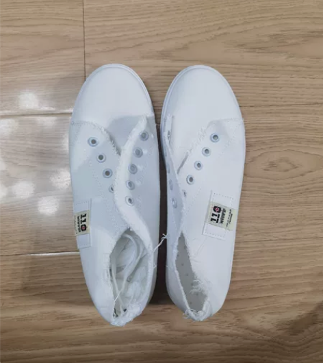 全新白色帆布鞋38码 感兴趣的话点“我想要...