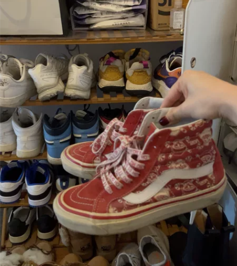 vans新年款 红色 适合37码脚 感兴趣...