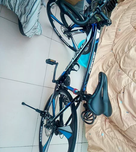永久公路自行车基本全新,有需要的联系。27...