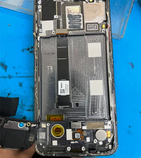 小米9带框屏，无老化，屏幕小花 感兴趣的话...