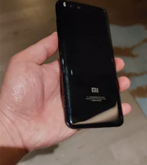 神机  小米6黑色玻璃后盖，6+128.换...