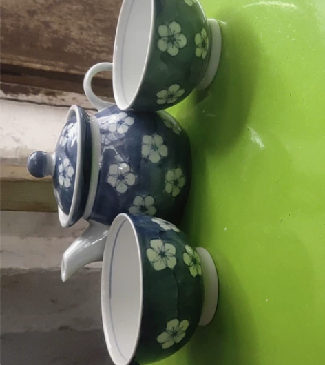 老青花茶具一套、一只茶碗底部有道小裂 感兴...