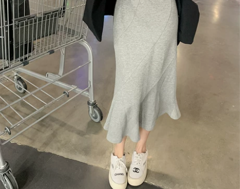 曾小咸女装灰色休闲鱼尾裙半身裙女夏季松紧高...
