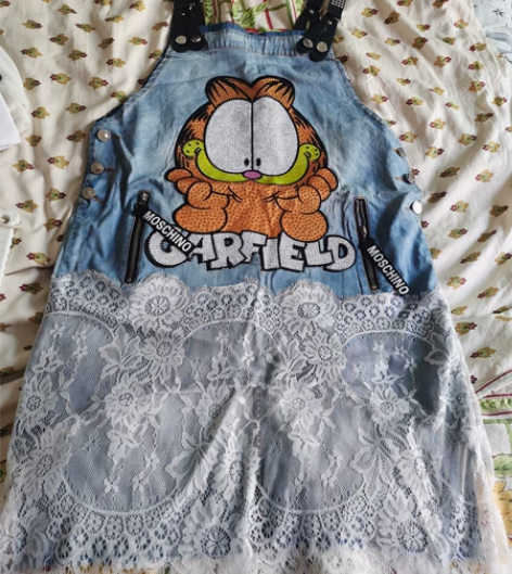 sgyy衫国演义牛仔背带裙。尺码XL，薄牛...