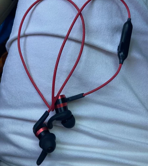 万魔无线运动耳机，颜值爆表，音质超棒，九成...