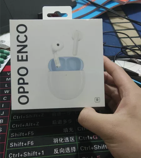 是这样的,哥们的耳机被老母洗衣服的时候没拿...