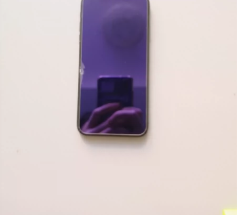 iPhoneX，256g，美版无锁 外屏跌...