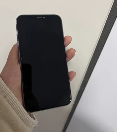 自用苹果11。紫色  64g  美国版 面...