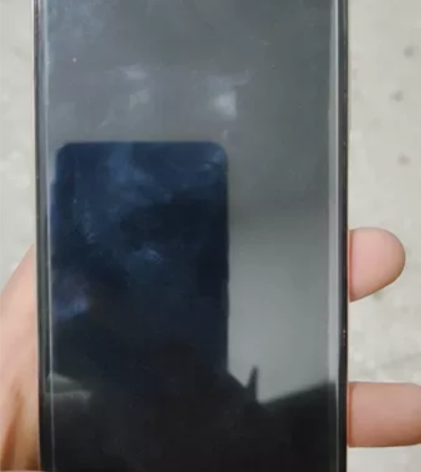 年底没钱卖手机过年了，出一台，荣耀20pr...