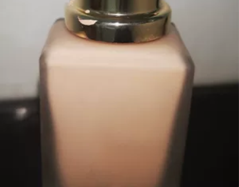 dw粉底 1c1 才入手几天，色号对我黑了...