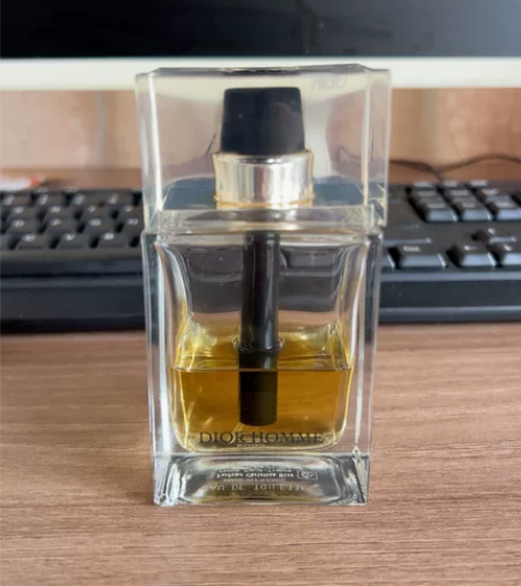 迪奥克莉丝汀桀骜香水EDT 这款是老版的，...