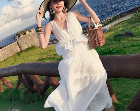 新款夏女白色性感V领露背吊带裙子长裙海边…...