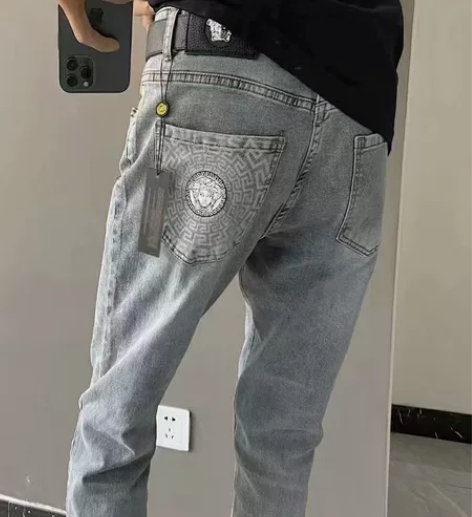 秋冬款刺绣美杜莎牛仔裤男潮网红同款水洗浅蓝...