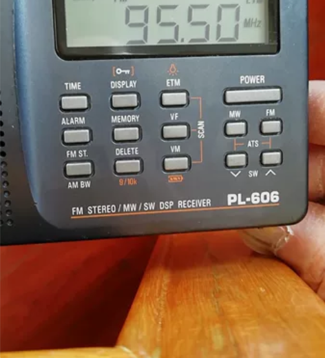 德生PL一606高灵敏度，全波段数字解调立...