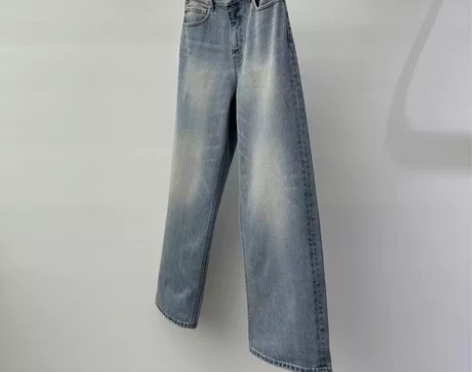 韩代牛仔裤 感兴趣的话点“我想要”和我私聊...