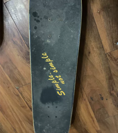 2年前一时兴起买的一个滑板，AD滑板，初学...