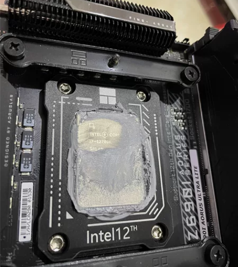 自己配的一套电脑，无机箱及硬盘，可以一套出...