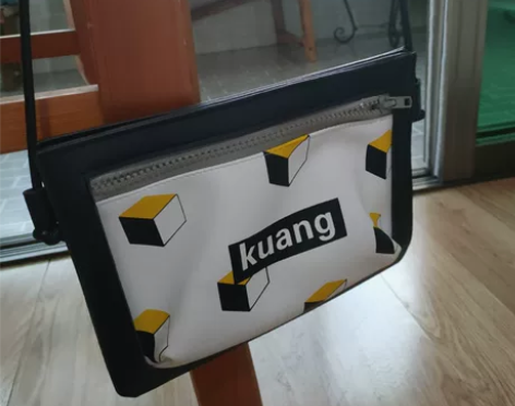 可爱女士斜挎包信封包,几乎全新,轻薄可爱 ...