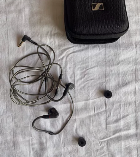 森海塞尔ie300耳机，正品，声音正常，所...