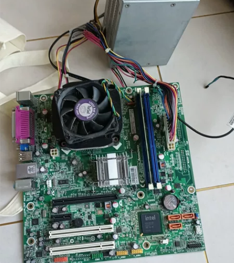 联想电脑主板，带2G内存，500G硬盘 感...