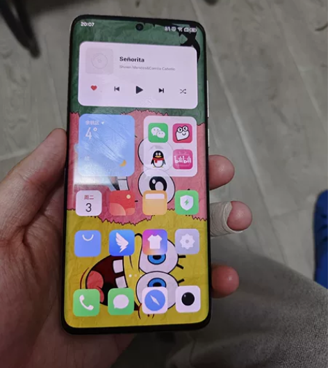 出一台魅族18手机，8+256，2k屏显示...