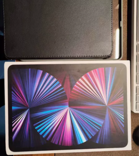 出一台自用国行iPad Pro 2021银...