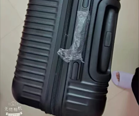 出全新男士行李箱旅行箱出！！20寸可登机，...