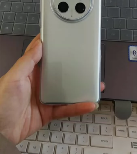 华为Mate50 Pro 冰霜银配色 内存...