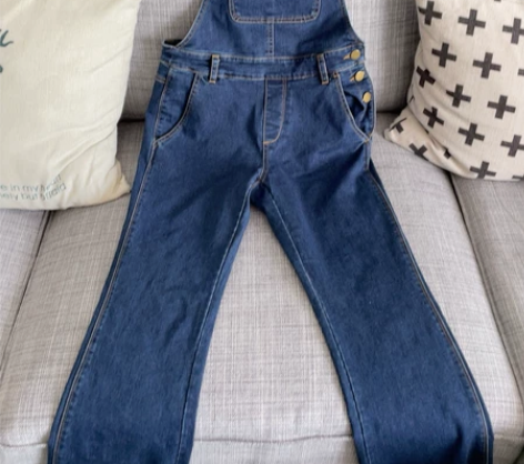 背带牛仔裤，微喇，S码，弹力 感兴趣的话点...