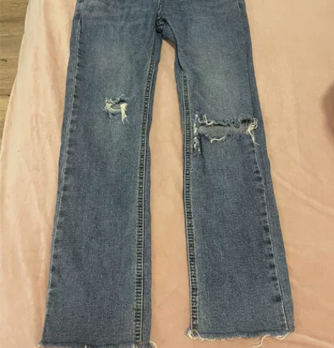 破洞直筒牛仔裤 s码不挑腿型