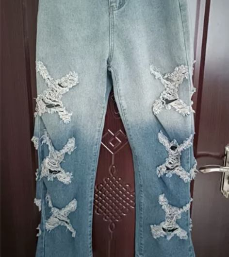 全新 S码 破洞渐变直筒牛仔裤，款式很好，...