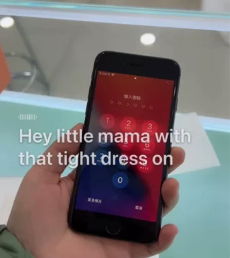 二手苹果8美版无锁 64g外屏碎秒杀