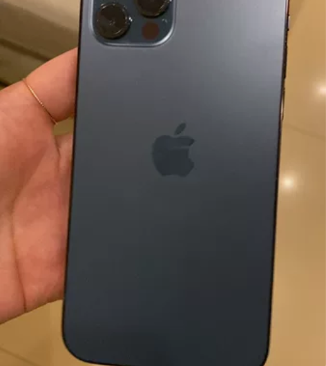 苹果12pro，女士自用机。特别新，超级新...