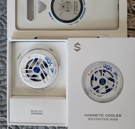 黑鲨4S/pro高达限量版磁吸保护壳和磁吸...