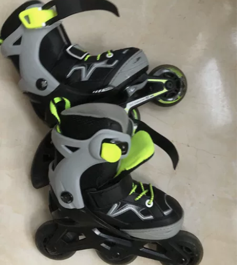 迪卡侬旱冰鞋 买回来没怎么用过 9.5成新...