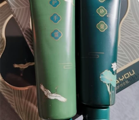 手部SPA套盒（美白手霜+牛油果手部磨砂膏...