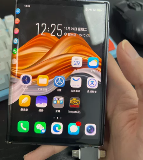 柔宇2代折叠屏手机    屏幕有黑点   ...