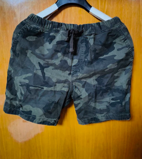 A##amp；amp；F男士短裤 M吗 偏...