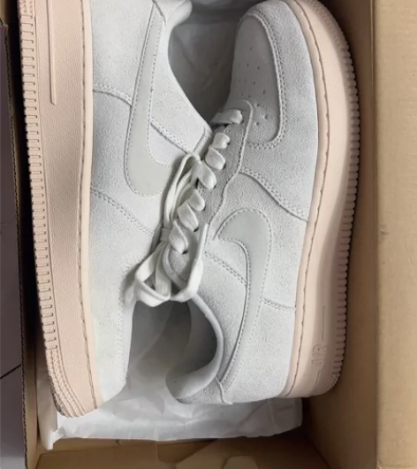 耐克板鞋运动鞋休闲鞋 朋友送的穿了两次鞋子...