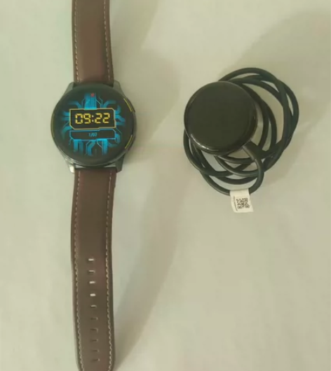 一加手表赛博朋克限定版；仅手表和充电器，后...