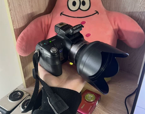 索尼h7 长焦相机 配件包含电池内存卡充电...