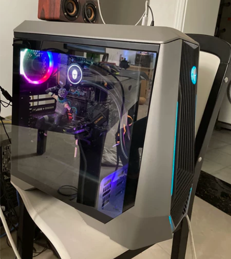 主机想换更好的配置,雷神机箱,原装240水...