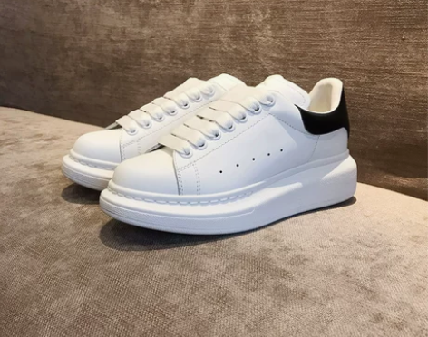 詹尼麦昆小白鞋女2023年春秋新款厚底内增...