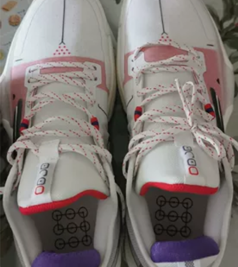 李宁正版篮球鞋，全新，43码 感兴趣的话点...