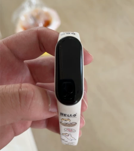 小米手环6，自用，保护的很好，送一个柴犬一...