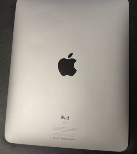 iPad 第一代 演示设备 正常运作，背面...